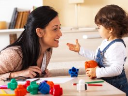 babysitter niñera niñera externa cuidadora de niños canguros empleada para cuidado de niños en casa de familia nanny