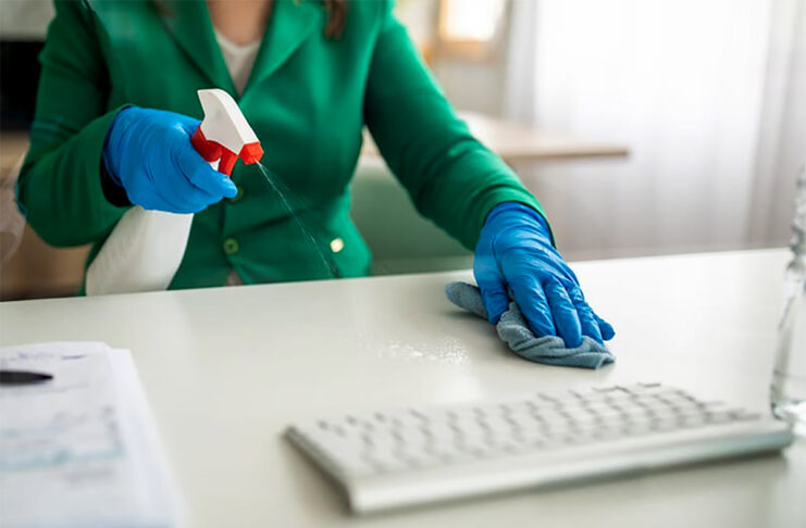 limpieza en oficina cleaning in office