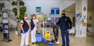 Personal-de-limpieza-hombres-y-mujeres-cleanin