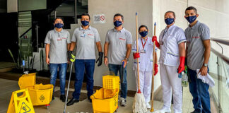 Personal de limpieza y Aseo de Oficinas, Consorcios, Industrias, Hoteles y Clínicas cleaning staff