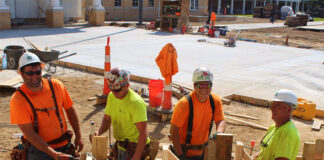 Ayudantes/Obreros De La Construcción construction helpers
