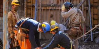 Obreros De La Construcción construction workers