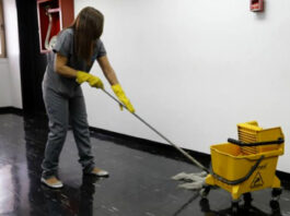 Conserjes janitors