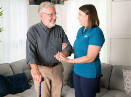 Cuidadora de adultos mayores en España Empleo sin experiencia Caregiver for older adults in Spain Job without experience