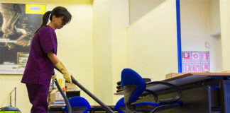 Limpieza Persona de limpieza maestranza limpiadores cleaning staff janitors workers