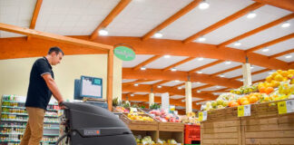 SE SOLICITA AUXILIAR DE LIMPIEZA PARA SUPERMERCADO (HOMBRE O MUJER), NO ES NECESARIO EXPERIENCIA PREVIA. REMUNERACIÓN COMPETITIVA Auxiliar De Limpieza Para Supermercado Assistente alle pulizie del supermercato Supermarkt-Reinigungsassistent Supermarket Cleaning Assistant