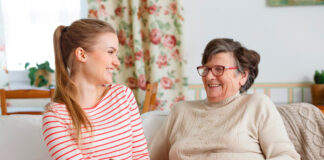 Cuidadores Personal para residencia de mayores empleo en Barcelona Caregivers Staff for nursing homes employment in Barcelona