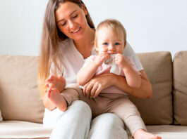 Niñera Babysitter tata nanny canguro cuidadora de niños
