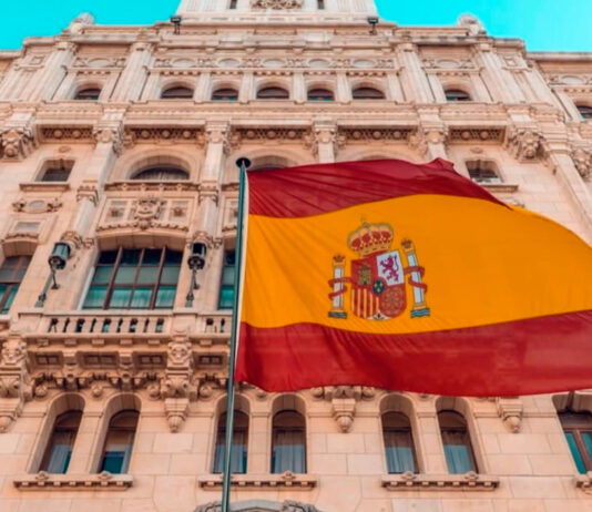 Trámites de Visa para Vivir y Trabajar en España Visa Procedures to Live and Work in Spain