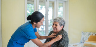 Cuidador Para Residencia de adultos mayores en Barcelona empleo de cuidadora en españa Empleo sin experiencia Caregiver for Nursing Home in Barcelona Caregiver job in Spain Job without experience