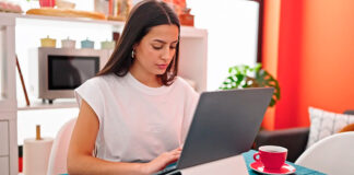 Teletrabajo en España Como Encontrar Empleos Remotos y Prepararte para el Futuro del Trabajo Teleworking in Spain