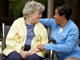 Cuidadores en España residencia de mayores en Barcelona Empleo sin experiencia en España Gerocultores Caregivers in Spain Personal for nursing home in Barcelona