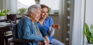 Cuidadores Empleo en Estepona Empleo en Málaga Empleo de cuidadora sin experiencia en España Caregivers job without experience in Spain