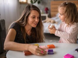 Niñera en Buenos Aires Cuidado de niños Cuidado de niños en casa de familia Babysitter in Buenos Aires Childcare Childcare in family home nanny canguro tat