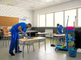 Personal de Limpieza para Institución Educativa en San Telmo Empleo de limpieza en Argentina Cleaning Personnel for Educational Institution