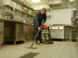 Personal de Limpieza para Restaurante limpiador janitor limpieza Cleaning Staff for Restaurant Reinigungspersonal für Restaurant Personale addetto alle pulizie per ristoranti