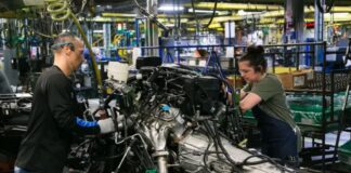 Trabajadores de Producción para General Motors Empleo sin experiencia en USA Production Workers for General Motors Jobs without experience in the USA