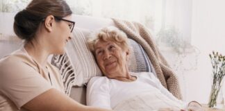 Cuidador en Argentina Empleo de Cuidadora en Buenos Aires Empresa de Internación Domiciliaria Caregiver Home Hospitalization Company