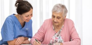 Cuidadora domiciliaria Cuidadora de pacientes con diferentes patologías Home caregiver Caregiver for patients with different pathologies