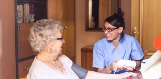 Cuidadores para Geriátrico empleo de cuidadora en España Caregivers for Geriatric Care Caregiver caretaker employment in Spain