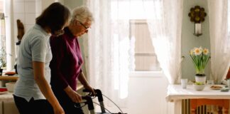SE SOLICITAN CUIDADORAS/ES FINES DE SEMANAS PARA ATENCIÓN DE ADULTOS MAYORES (5 VACANTES), BUEN PAGO Cuidadoras de adultos mayores en Buenos Aires Empleo fines de semana Caregivers for the elderly in Buenos Aires Weekend Employment