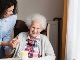 Cuidadora de Adulto Mayor en Costa Rica empleo sin experiencia Caregiver for Seniors in Costa Rica - no experience required