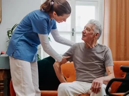 Trabajos para Cuidadores de Adultos Mayores en España y Europa Jobs for Elderly Caregivers in Spain and Europe